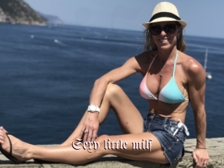 Sexy_little_milf